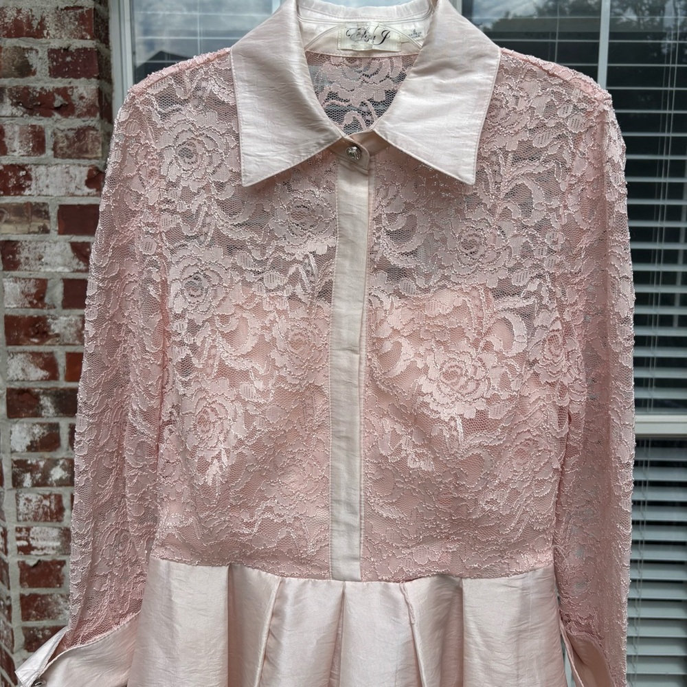 💗HOST PICK💗Elegant Pink Lace and Satin Dress - Picture 7 of 13